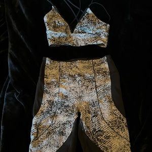 Lululemon workout set